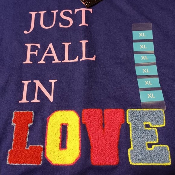 NWT Christmas Feeling Festive brand "Just Fall in Love" Navy Sweatshirt - Picture 2 of 3